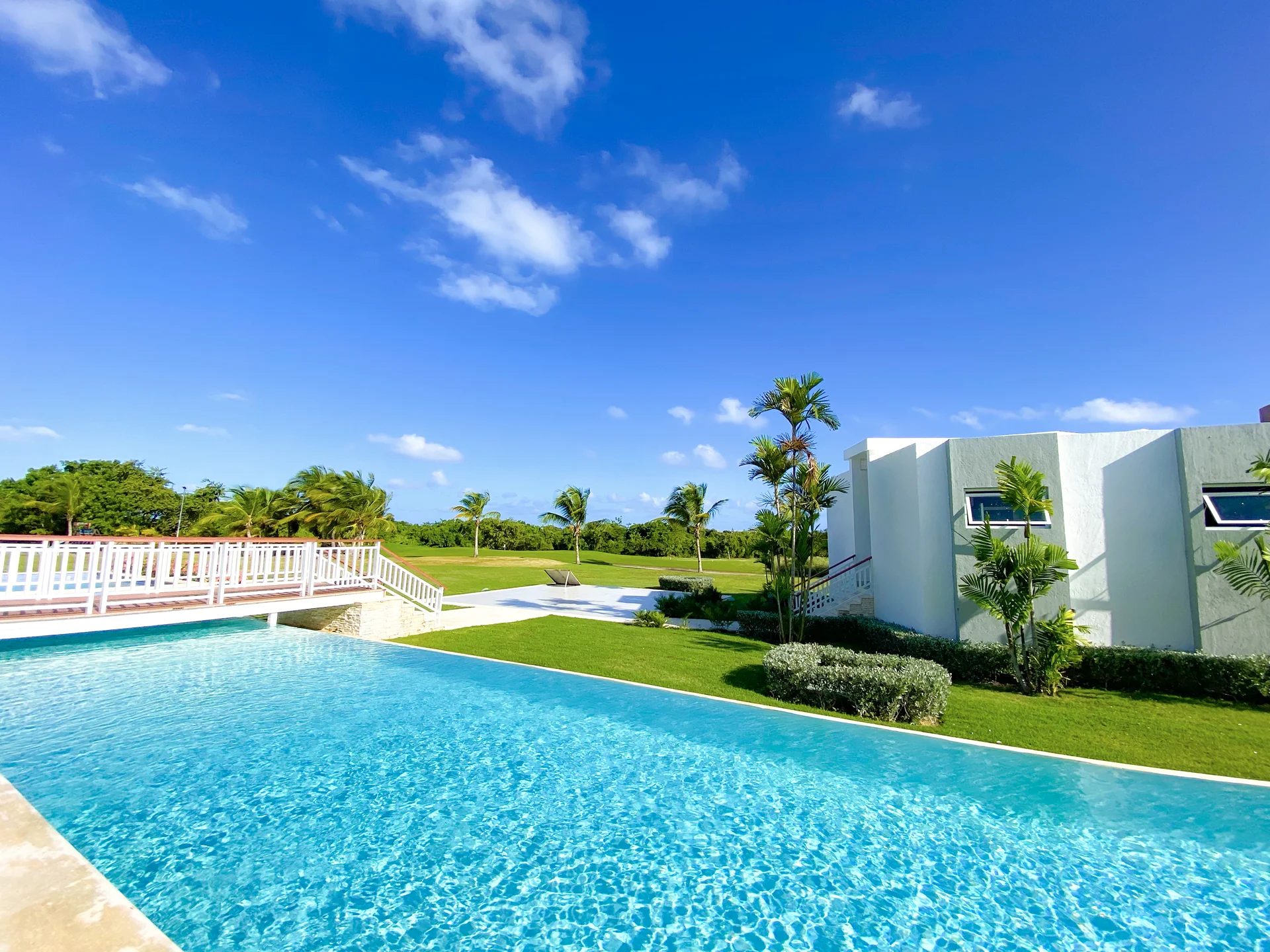 Awesome pool and golf view apartment at Cana Rock